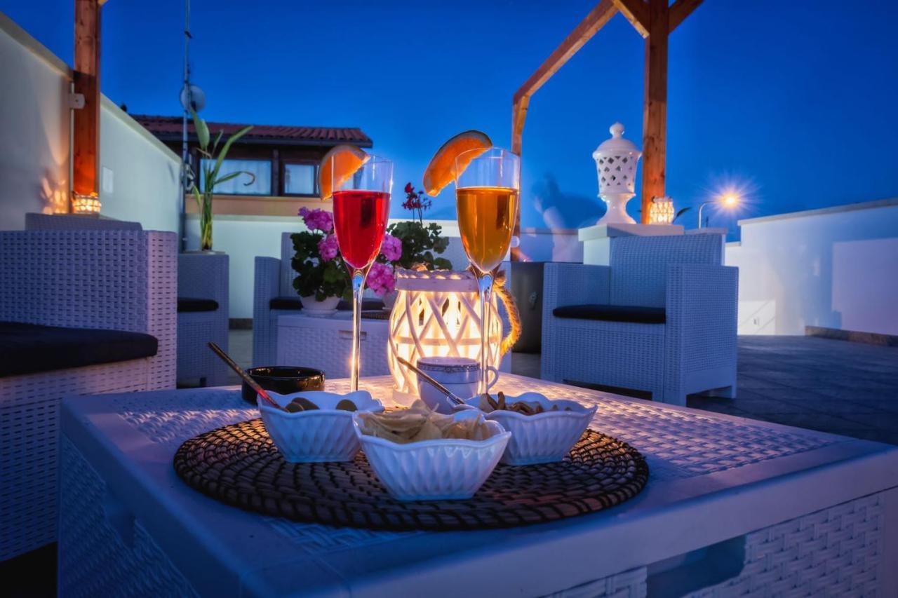 Le Colonne Bed & Breakfast รากาเล ภายนอก รูปภาพ