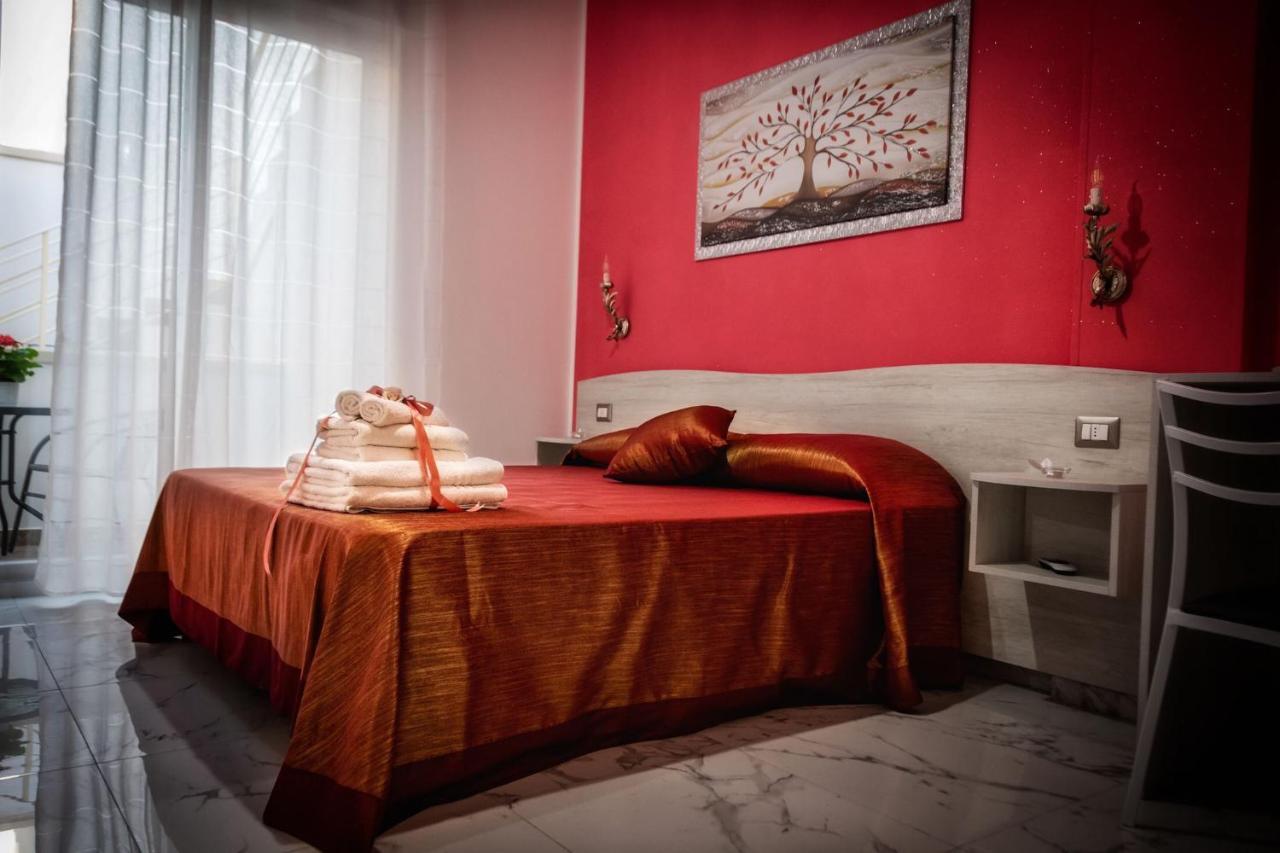 Le Colonne Bed & Breakfast รากาเล ภายนอก รูปภาพ